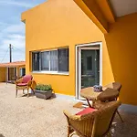 Wake Up With The Sea Breeze- House With Pool Ap2 Lägenhet