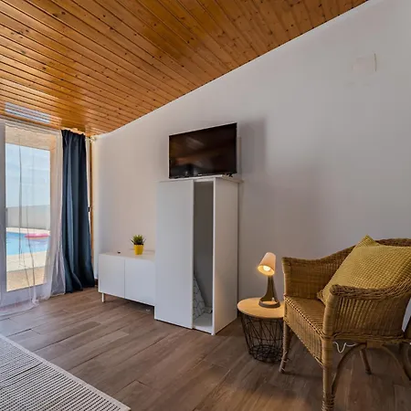 Apartament Wake Up With The Sea Breeze- House With Pool Ap2 Lavra