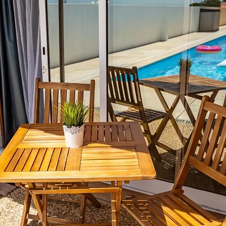 Wake Up With The Sea Breeze- House With Pool Ap2 * Lavra