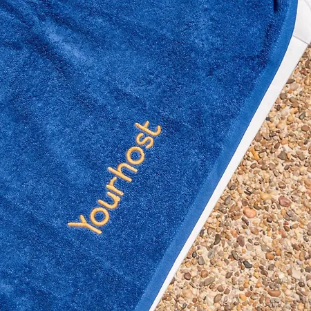 Wake Up With The Sea Breeze- House With Pool Ap2 Lejlighed Lavra