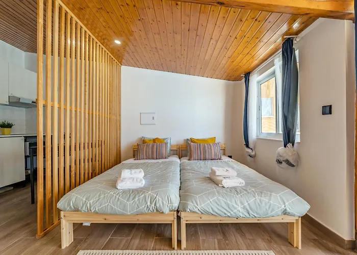 Wake Up With The Sea Breeze- House With Pool Ap2