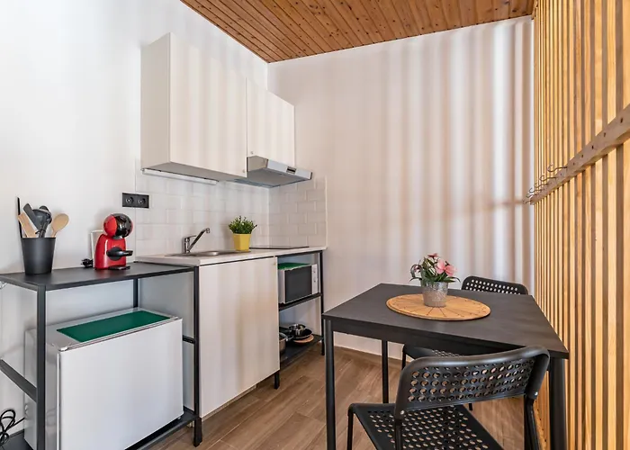 Wake Up With The Sea Breeze- House With Pool Ap2